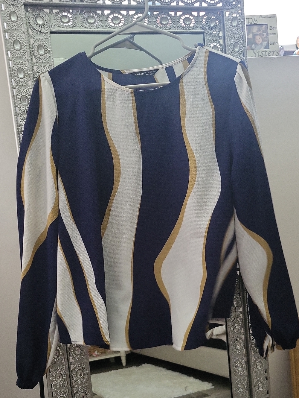 NWOT💙 Abstract Striped Navy Tie-Waist Women’s Blouse - Picture 2 of 2